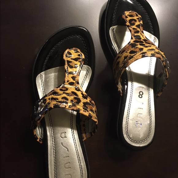 Leopard print flip flops - Picture 2 of 2